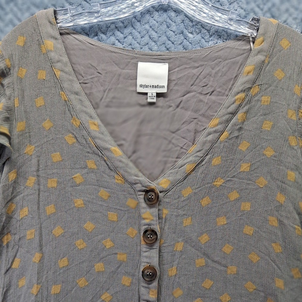 Skylar Madison Grey Yellow Diamond Peplum Button Front Tunic Top Small TPD-2314H